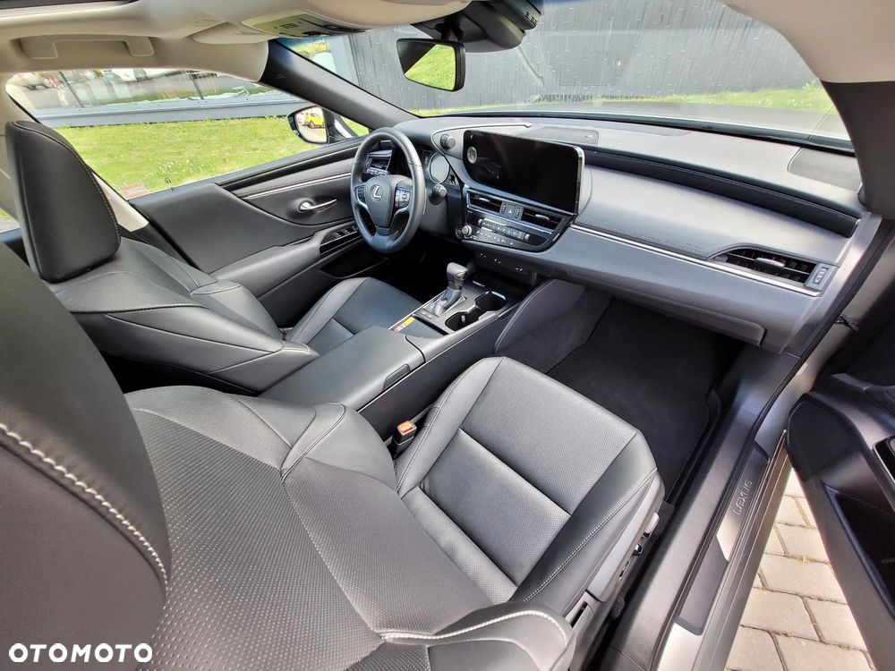 Lexus ES - 4