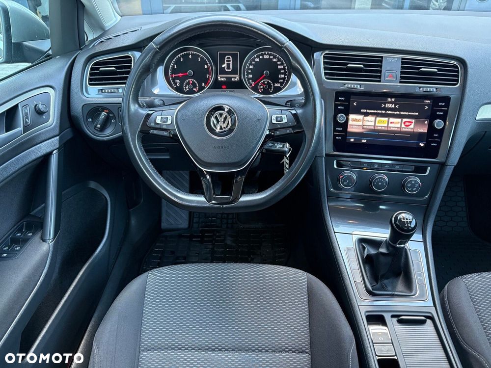 Volkswagen Golf - 11