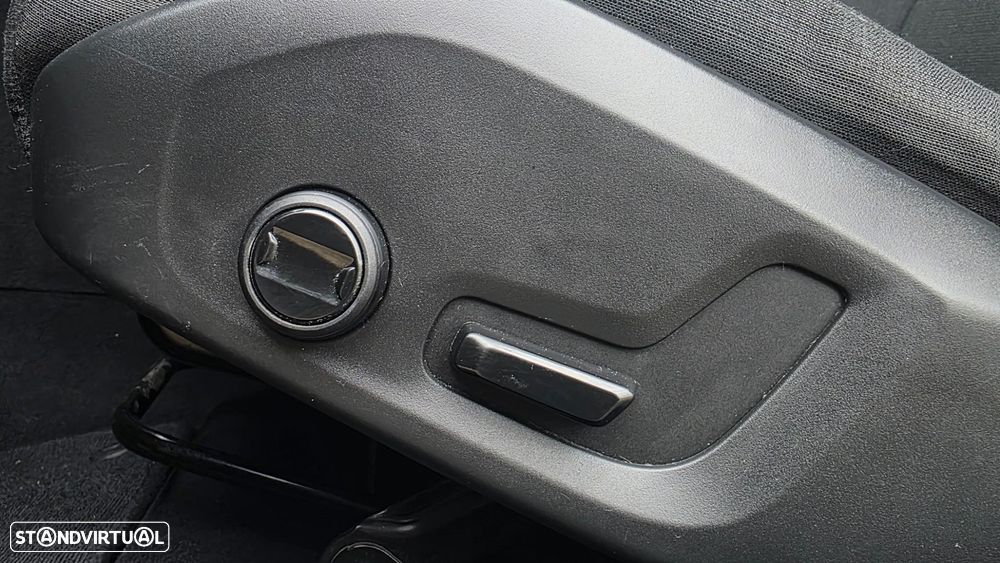 Volvo V60 2.0 D3 Momentum Core - 24