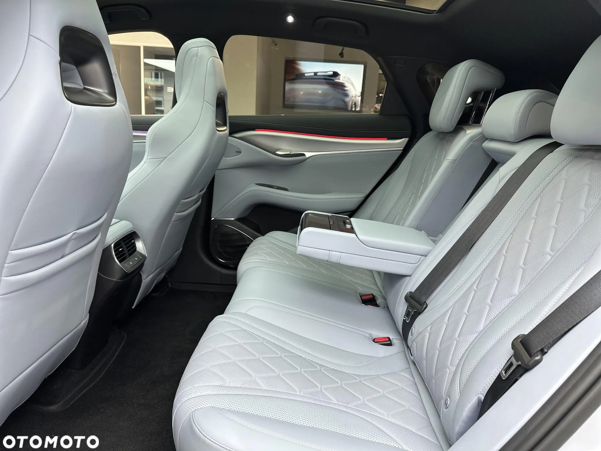 BYD Sealion 7 - 12