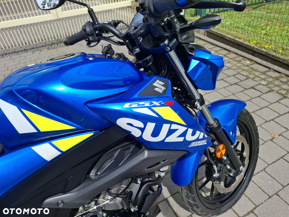 Suzuki GSX - 15
