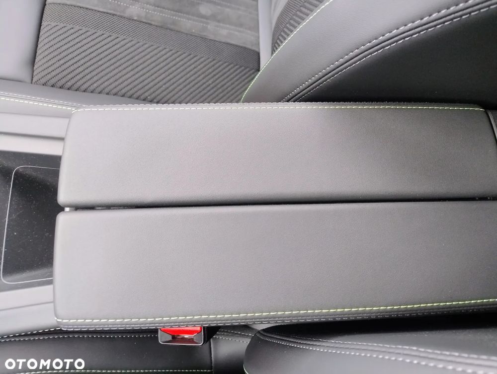 Peugeot 308 1.5 BlueHDi GT S&S EAT8 - 26