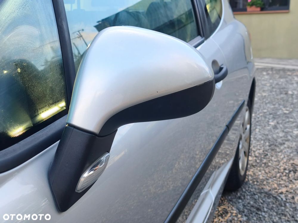 Peugeot 207 - 4