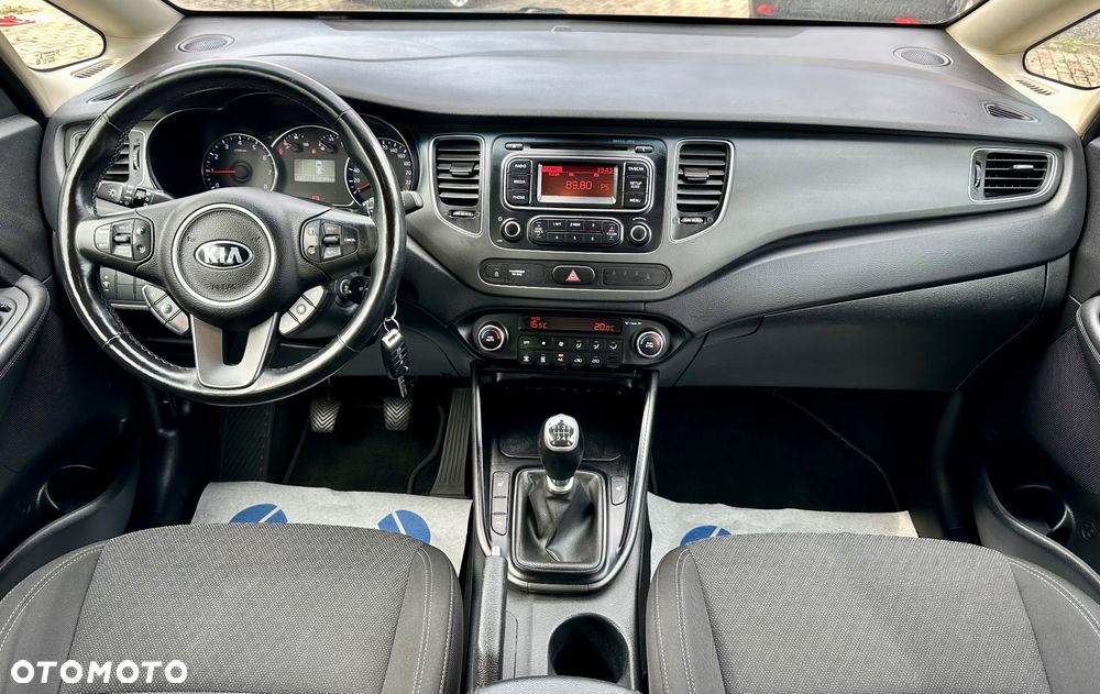 Kia Carens 1.6 GDI Dream-Team Edition - 16