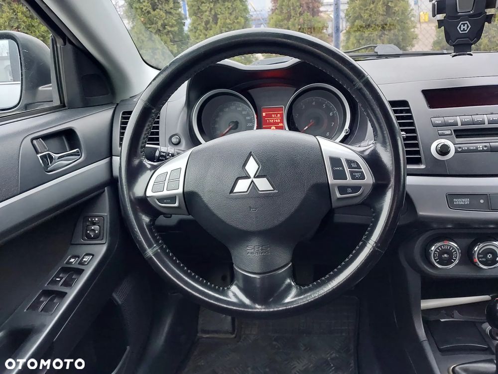 Mitsubishi Lancer 1.8 Invite - 10