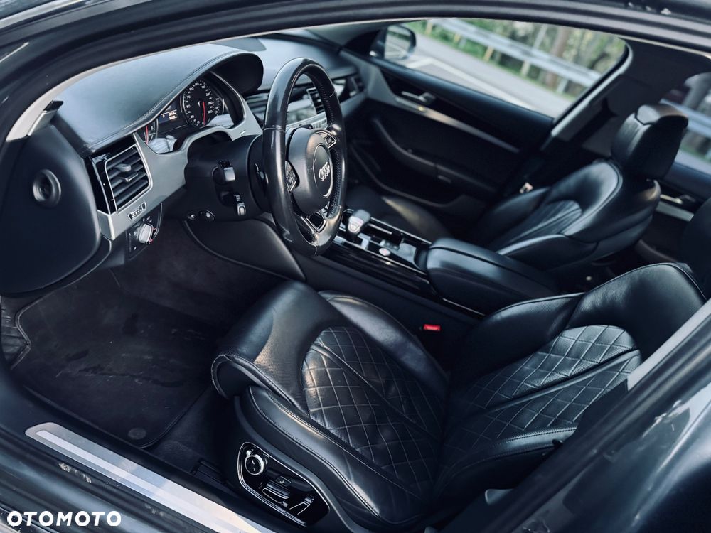Audi A8 4.2 TDI DPF (clean diesel) quattro tiptronic - 10