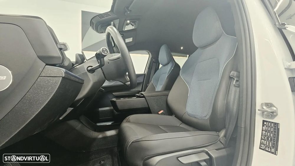 Volvo EX30 69 kWh Single Motor Extended Range Plus - 21