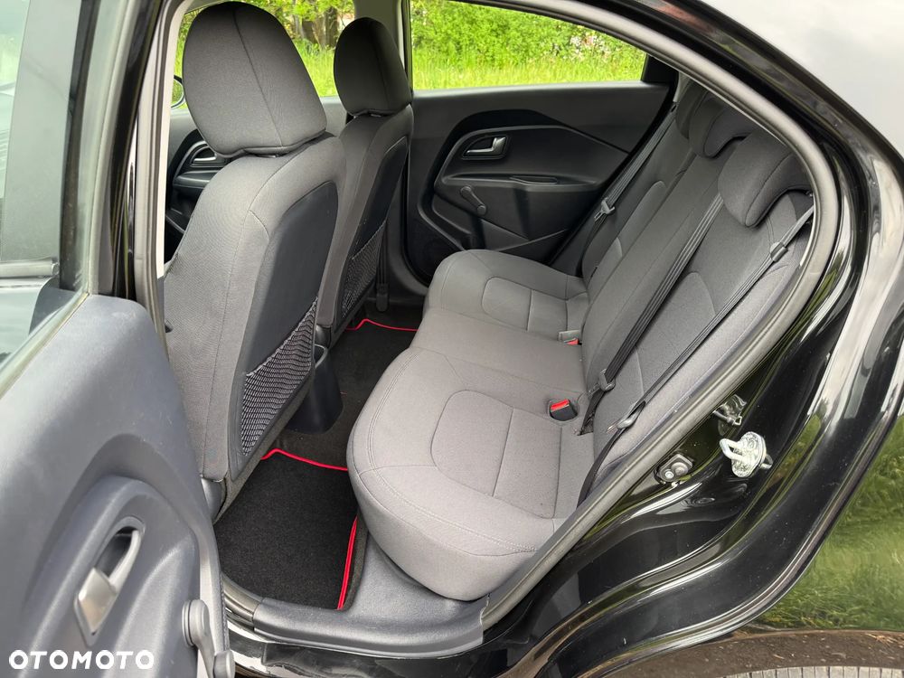 Kia Rio - 20
