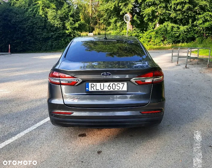Ford Fusion - 8