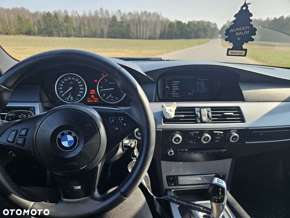 BMW Seria 5 525d Edition Sport - 12