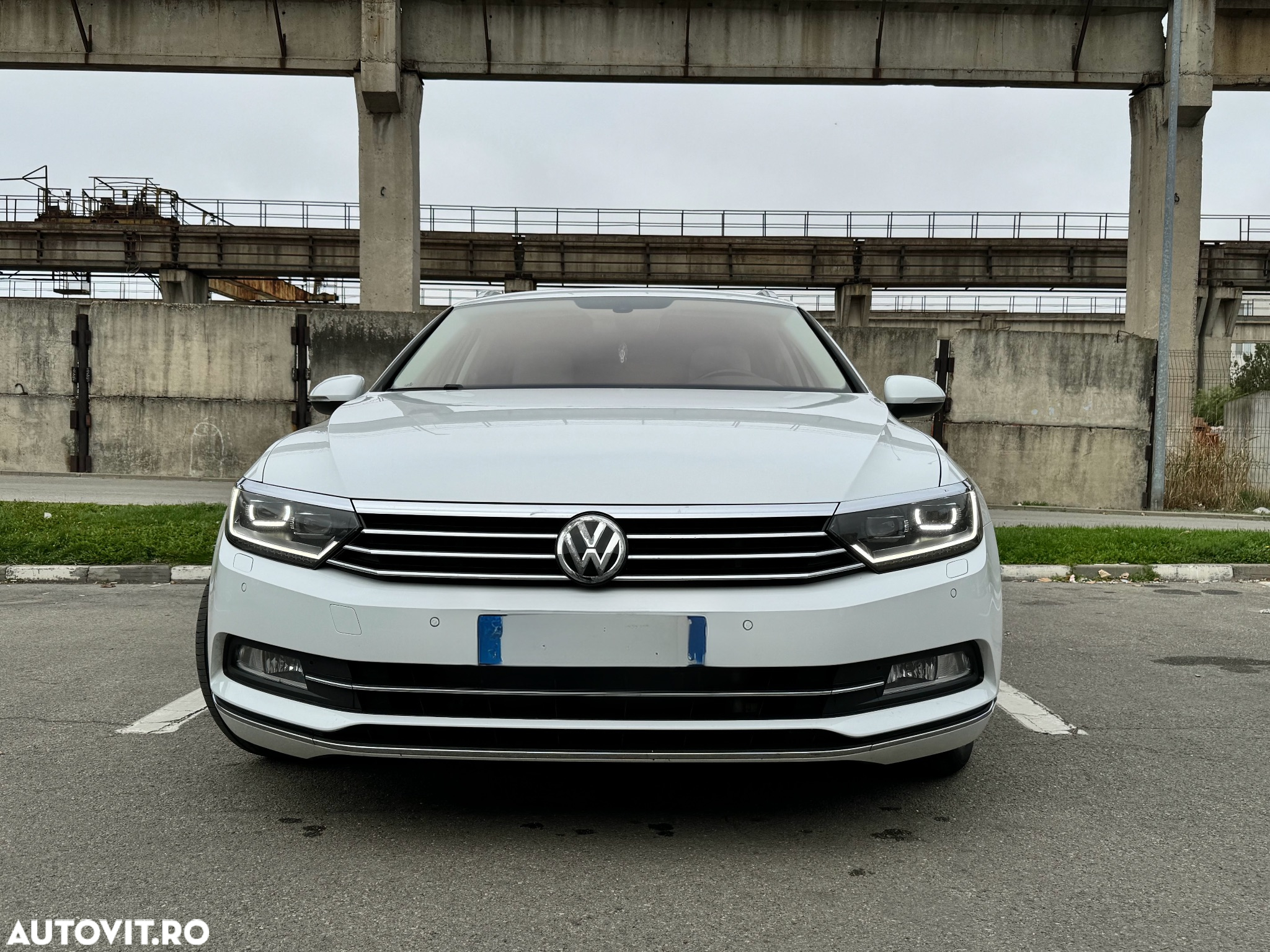 Volkswagen Passat Variant 2.0 TDI DSG Highline - 2