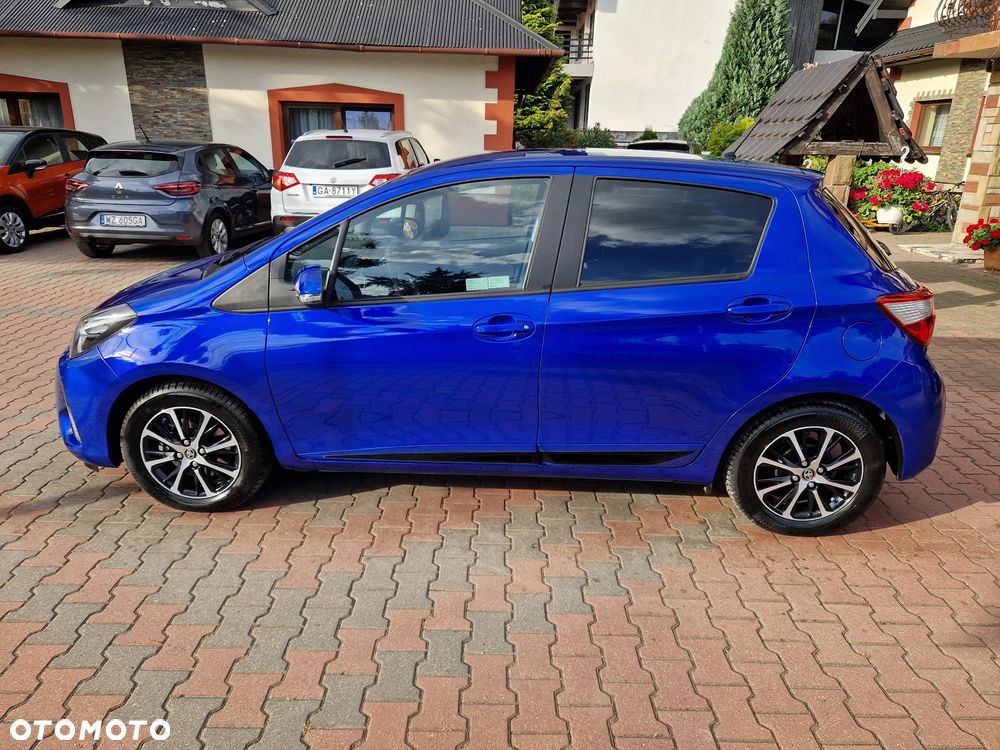 Toyota Yaris 1.5 Premium CVT - 32