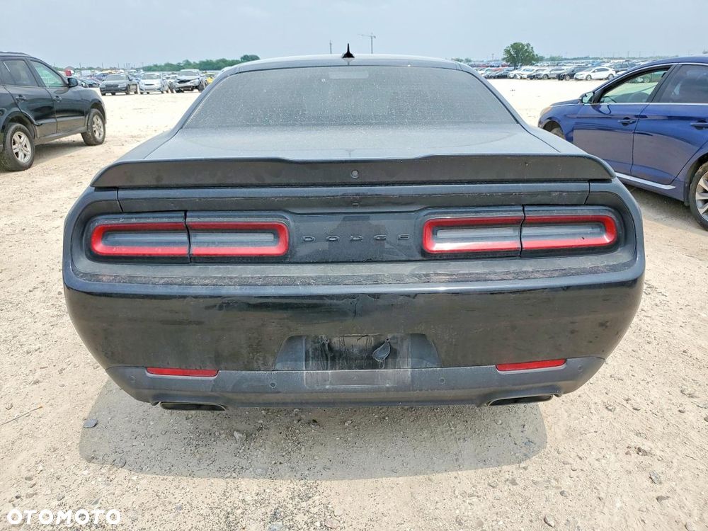 Dodge Challenger 5.7 R/T - 6