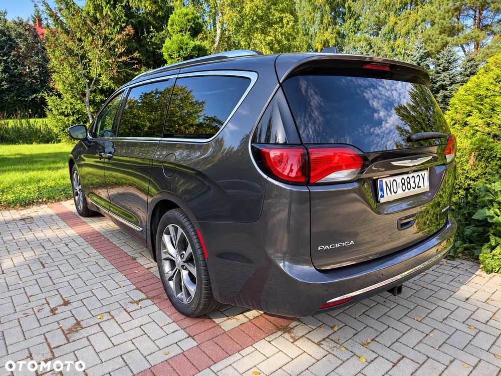 Chrysler Pacifica - 5
