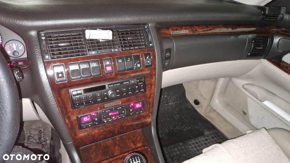 Audi S8 - 8