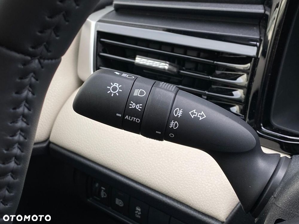 Toyota Camry - 27