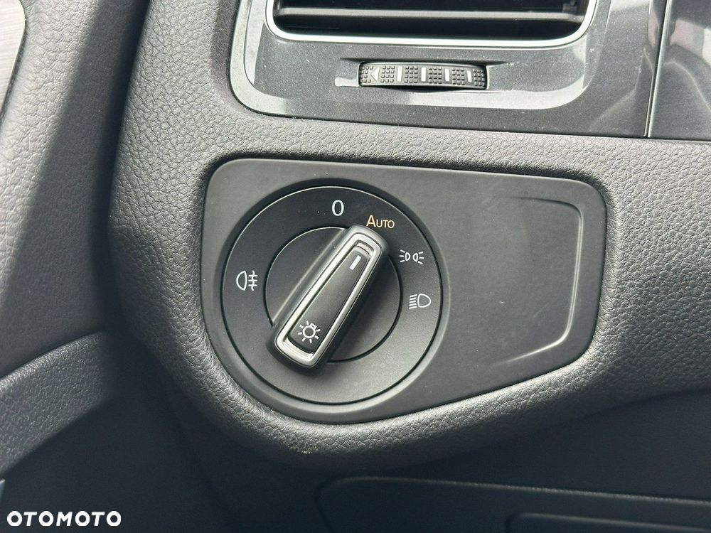 Volkswagen Golf - 14