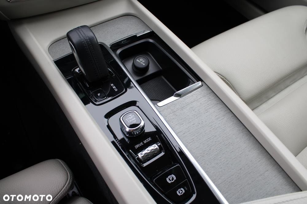 Volvo V60 Cross Country - 23