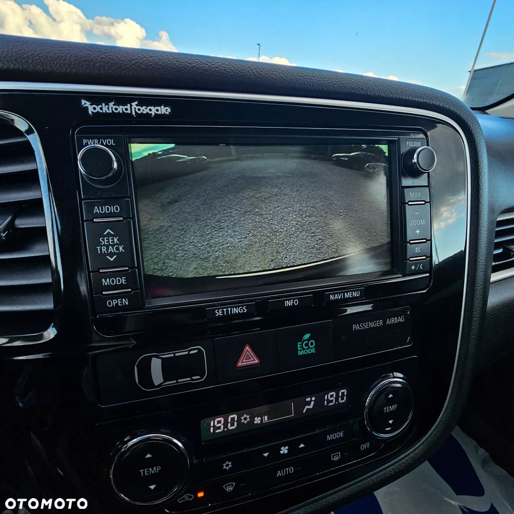 Mitsubishi Outlander - 17