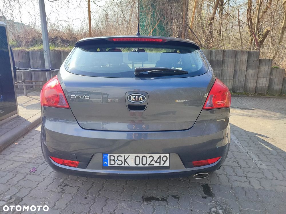 Kia ProCeed - 4