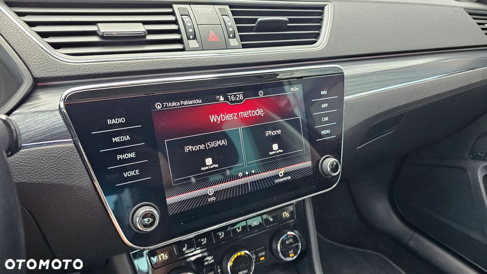 Skoda Superb 2.0 TSI Style DSG - 26