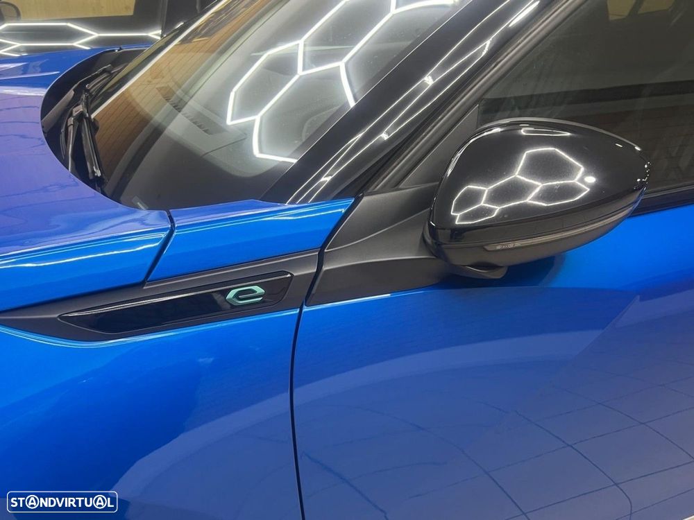 Peugeot e-2008 - 12