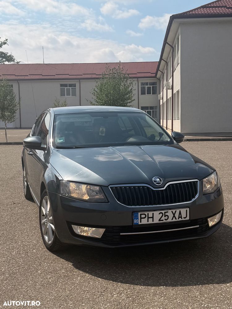 Skoda Octavia 1.6 TDI DSG Ambition - 2