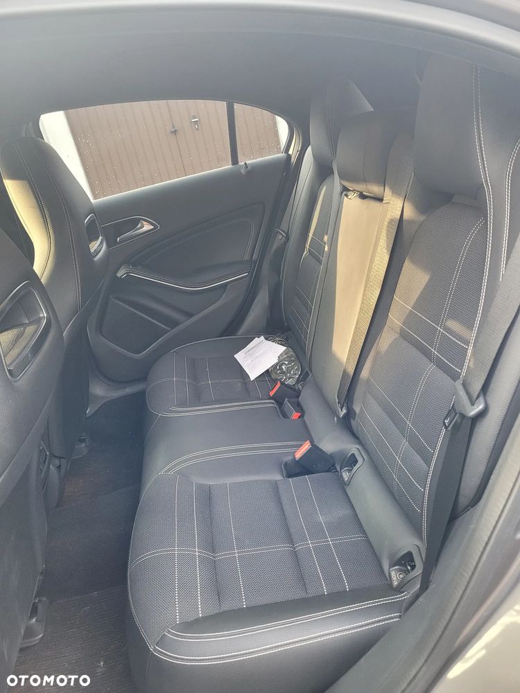 Mercedes-Benz Klasa A 200 7G-DCT Urban - 13