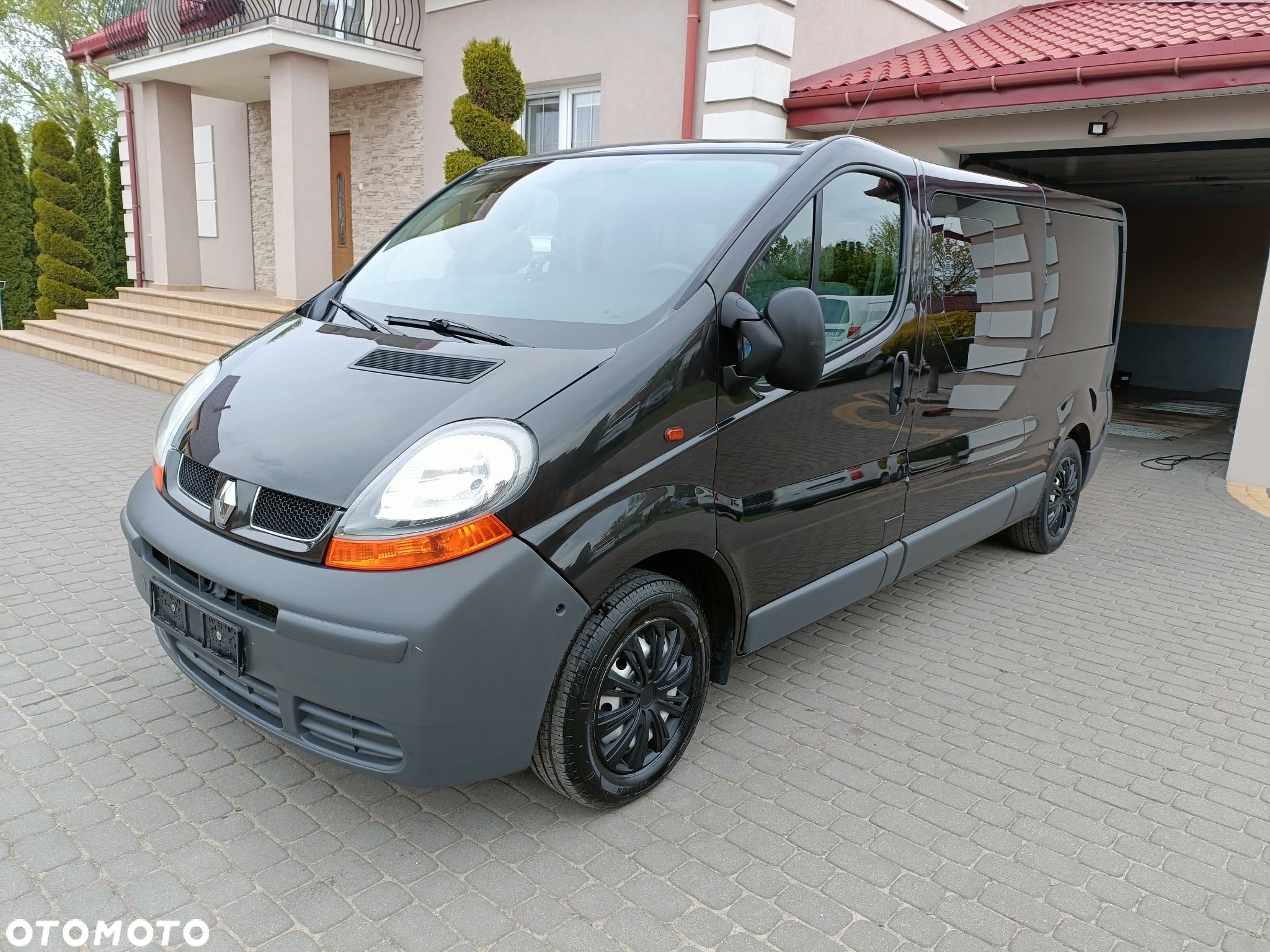 Renault TRAFIC - 1