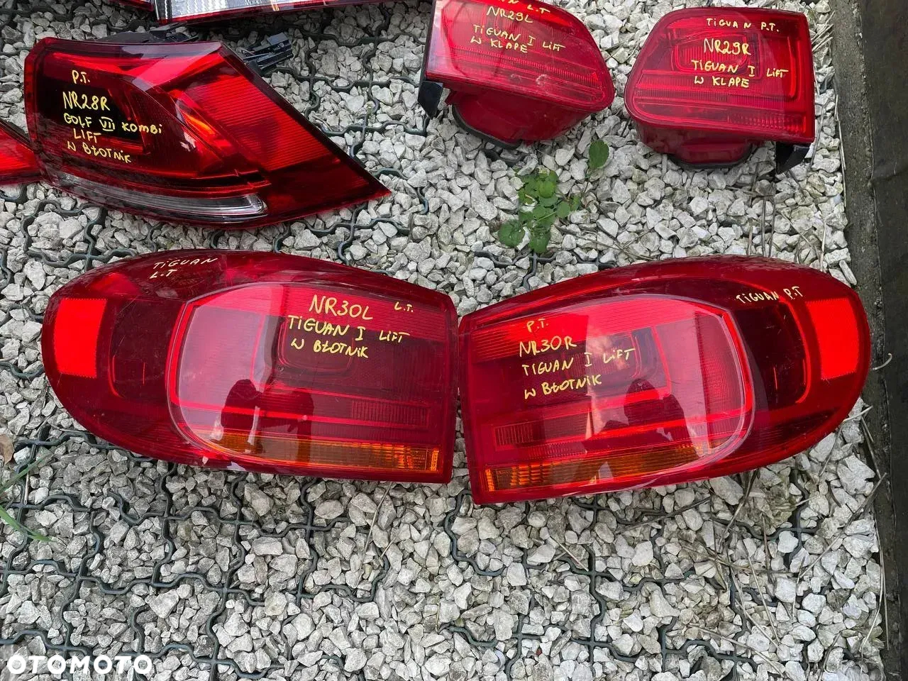 VW VOLKSWAGEN LAMPY TYŁ LEWE PRAWE - 29