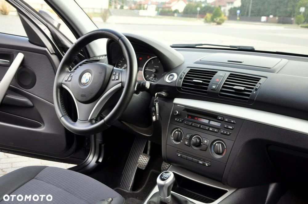 BMW Seria 1 - 25