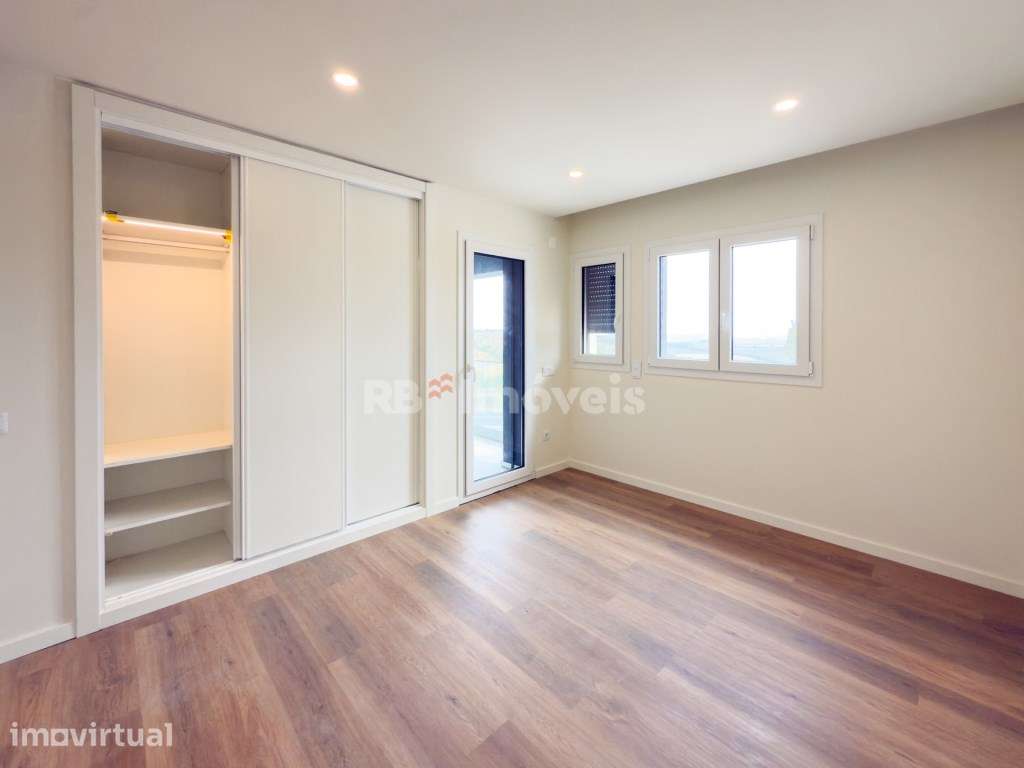 Apartamento Novo T3 c/ 2 Varandas e Elevador- Cidade de Santarém - Grande imagem: 2/25