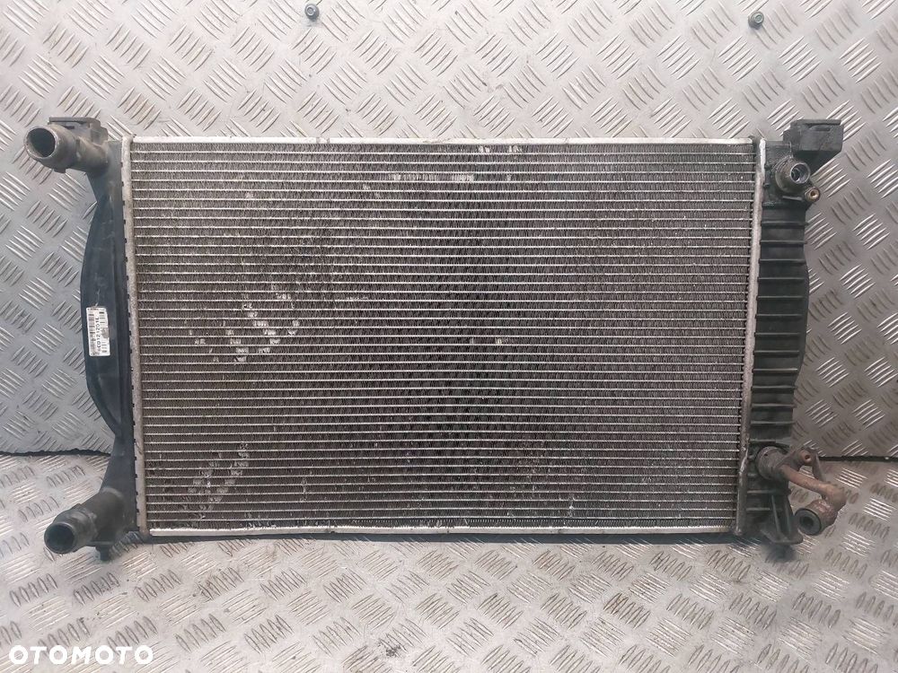 CHŁODNICA WODY AUDI A4 B6 1.9 TDI 8E0121251L - 1