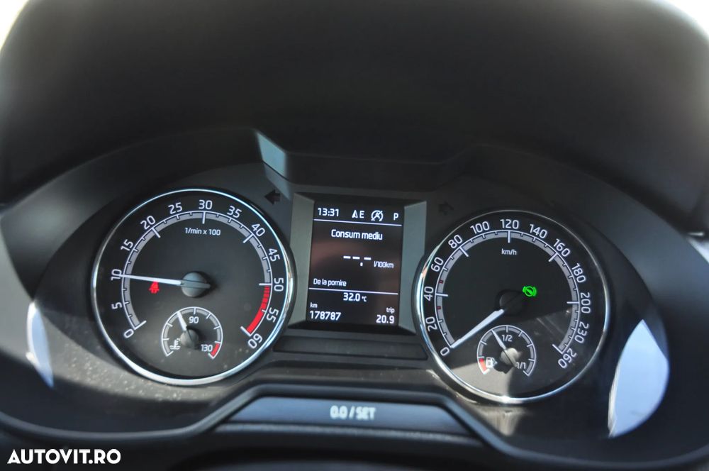 Skoda Octavia 2.0 TDI DSG 4X4 Style - 25