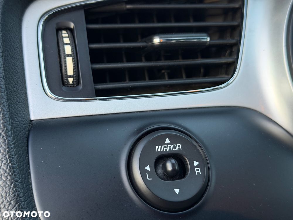 Kia Ceed - 10