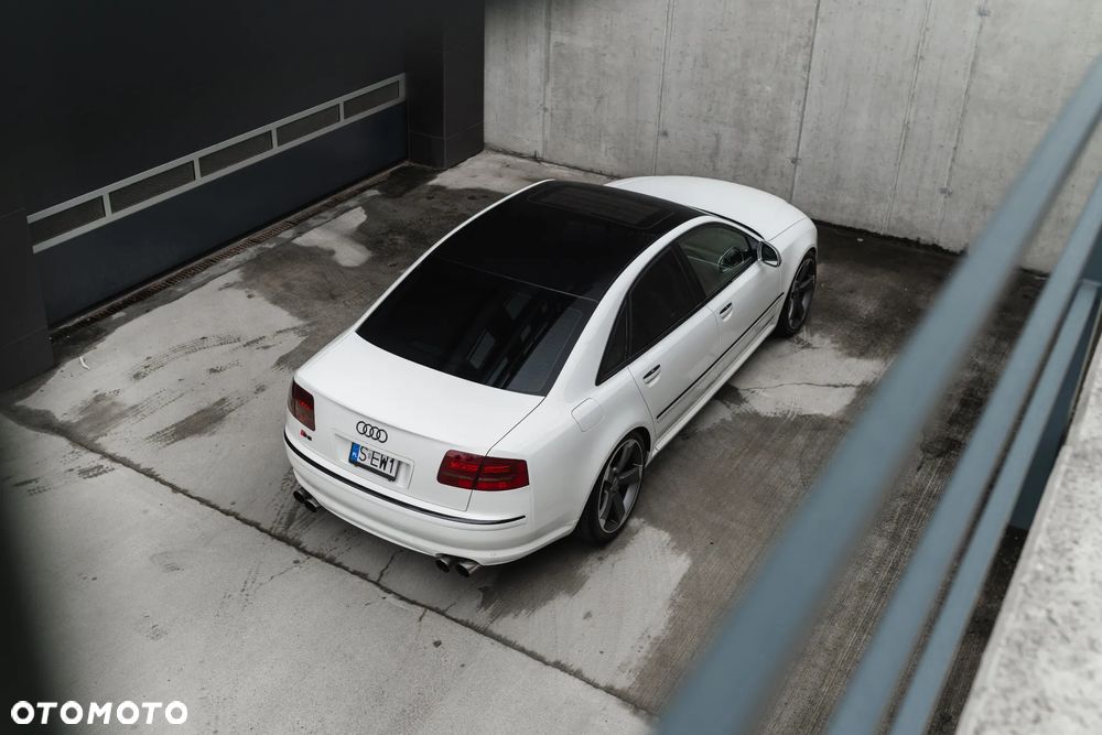 Audi S8 - 14