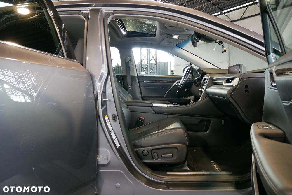 Lexus RX - 9