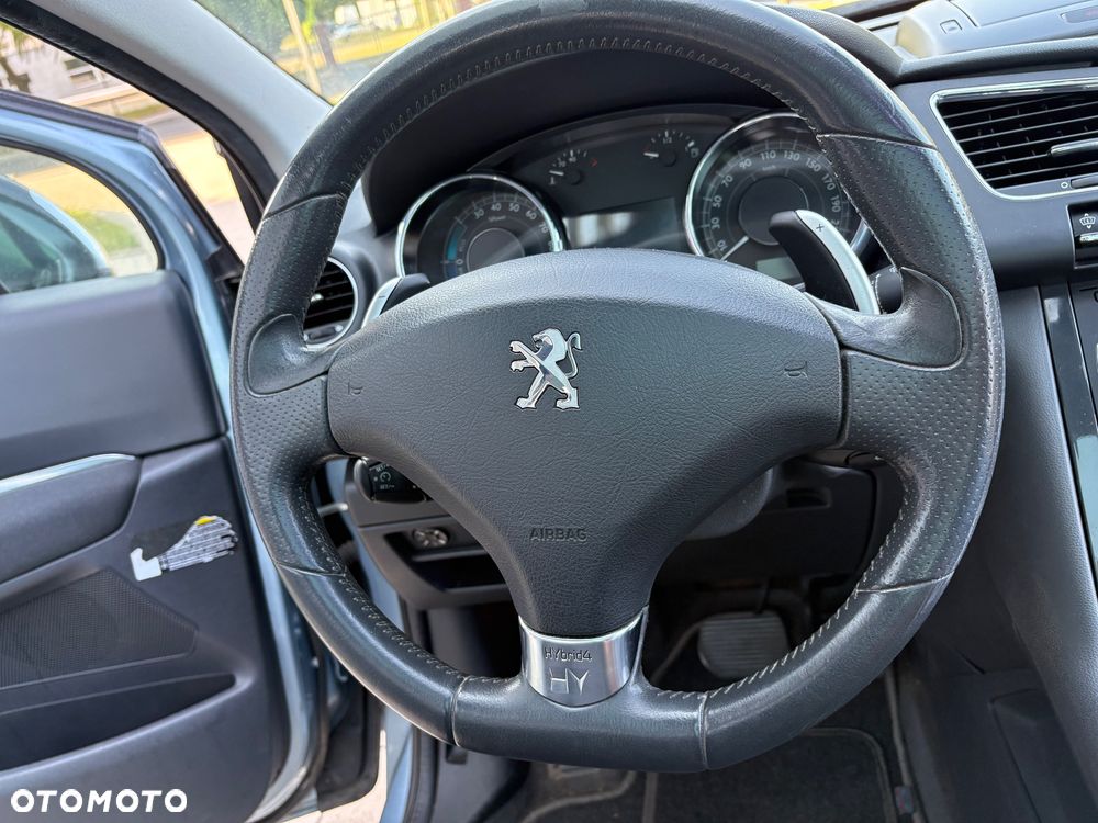 Peugeot 3008 Hybrid4 - 24