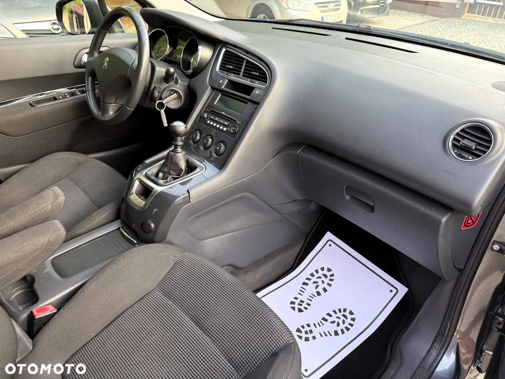Peugeot 5008 1.6 THP Premium - 16