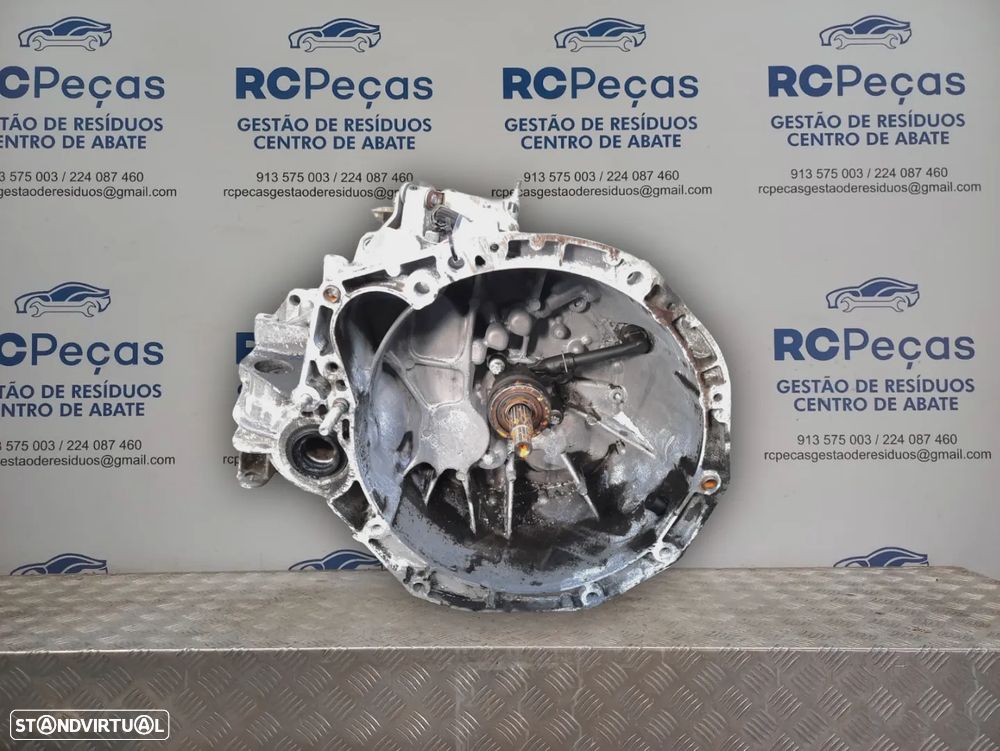 Caixa 6 Velocidades Manual 8200370824 Renault 1.9 dCi - 1
