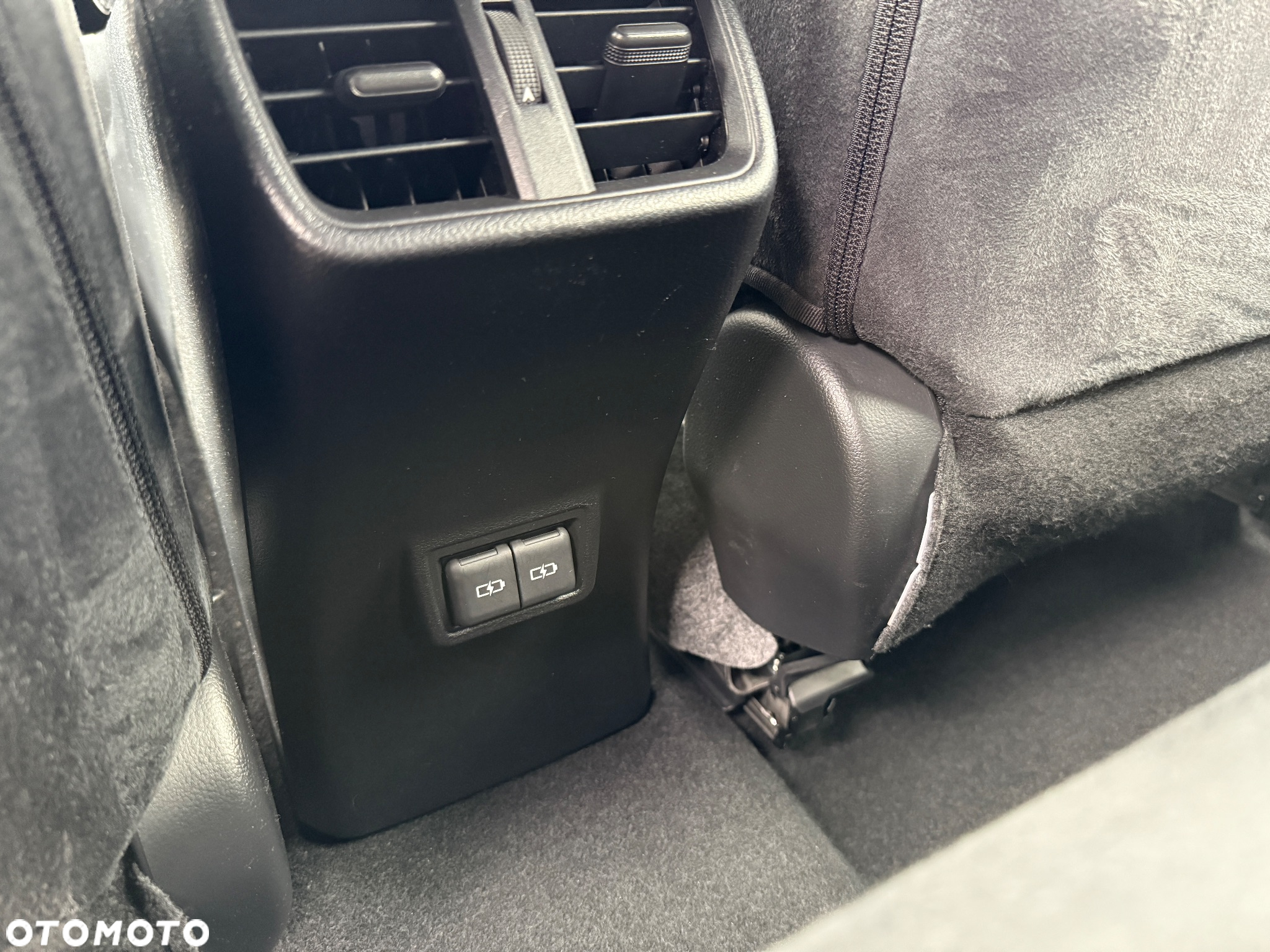 Lexus UX 250h GPF Business 2WD - 26