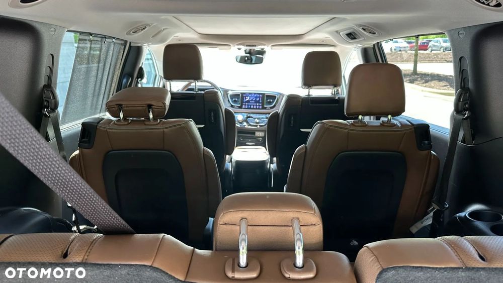 Chrysler Pacifica - 26