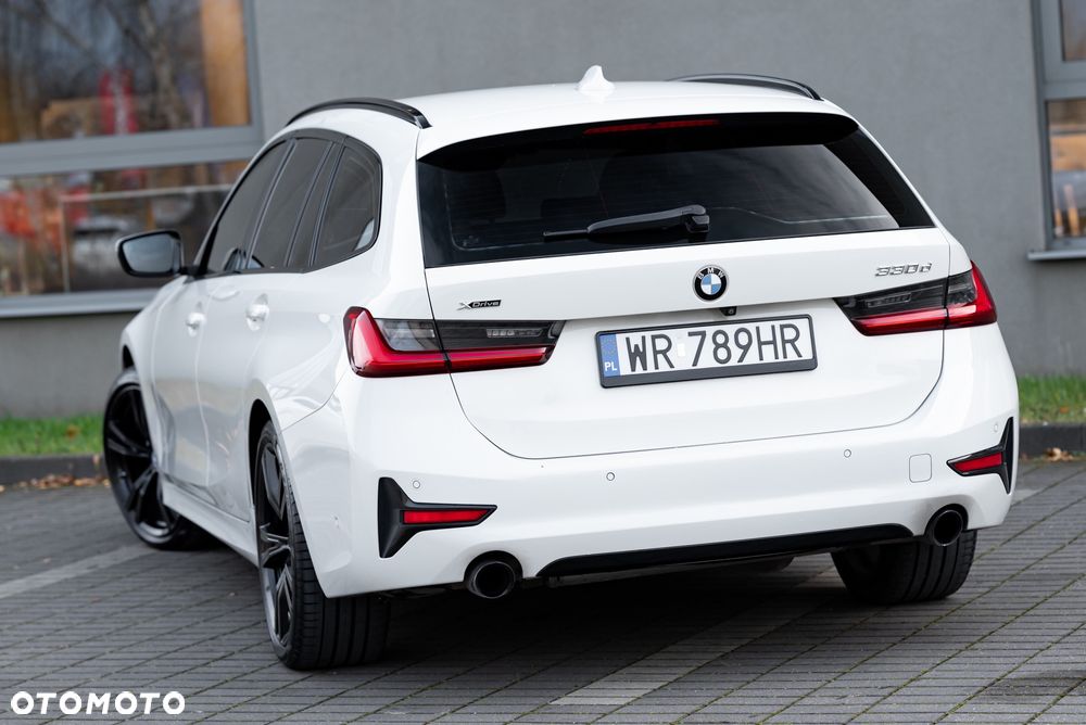 BMW Seria 3 330d xDrive - 12