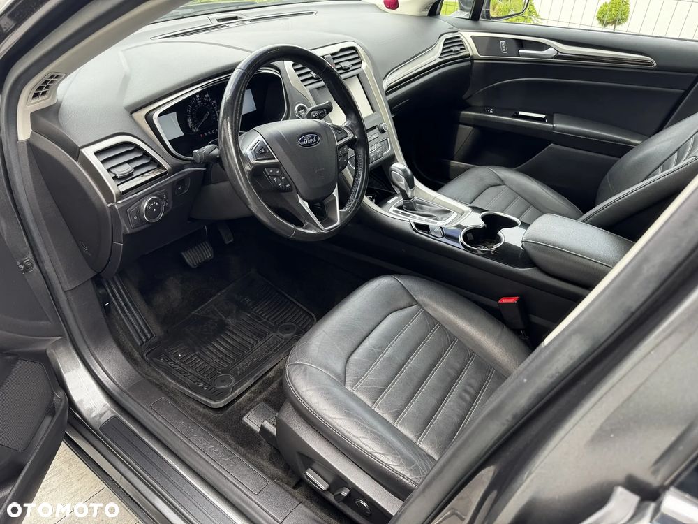 Ford Fusion - 9
