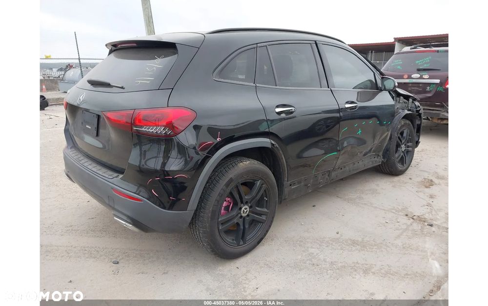 Mercedes-Benz GLA 250 4Matic 7G-DCT - 4