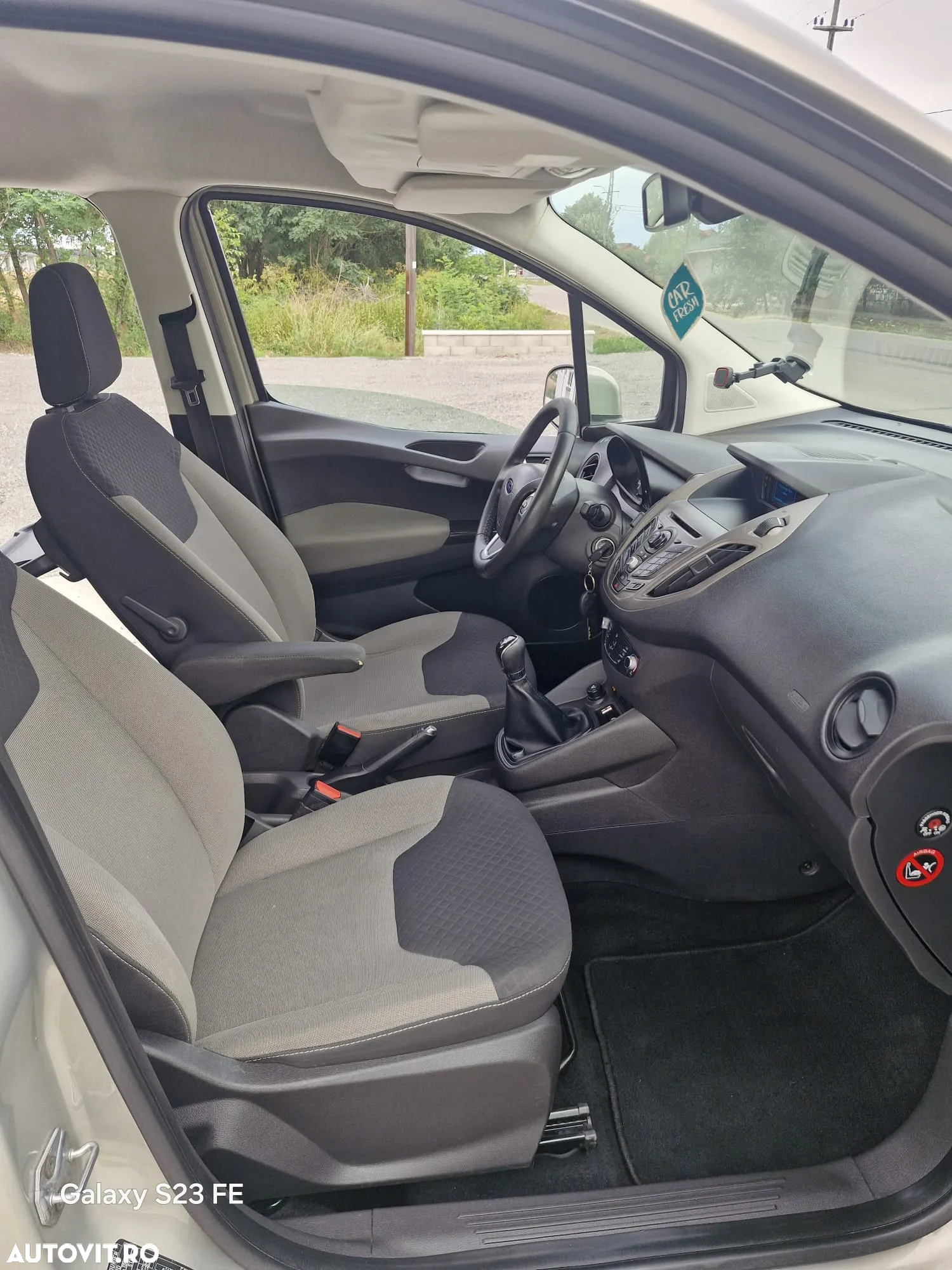 Ford Tourneo Courier 1.6 TDCi Trend - 10
