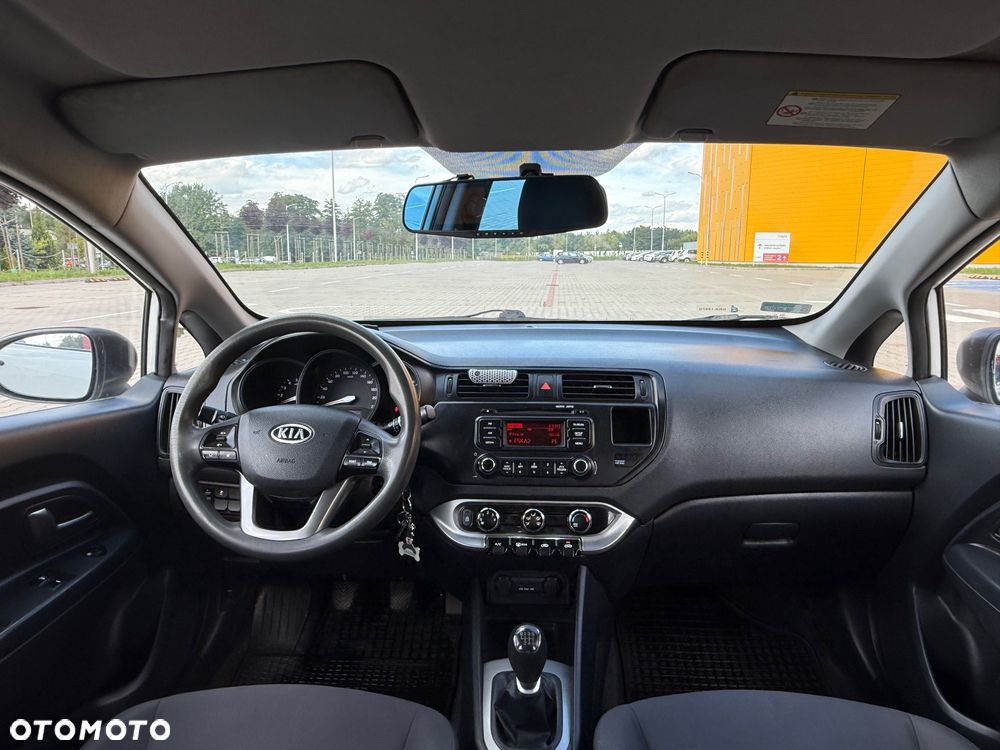 Kia Rio - 12