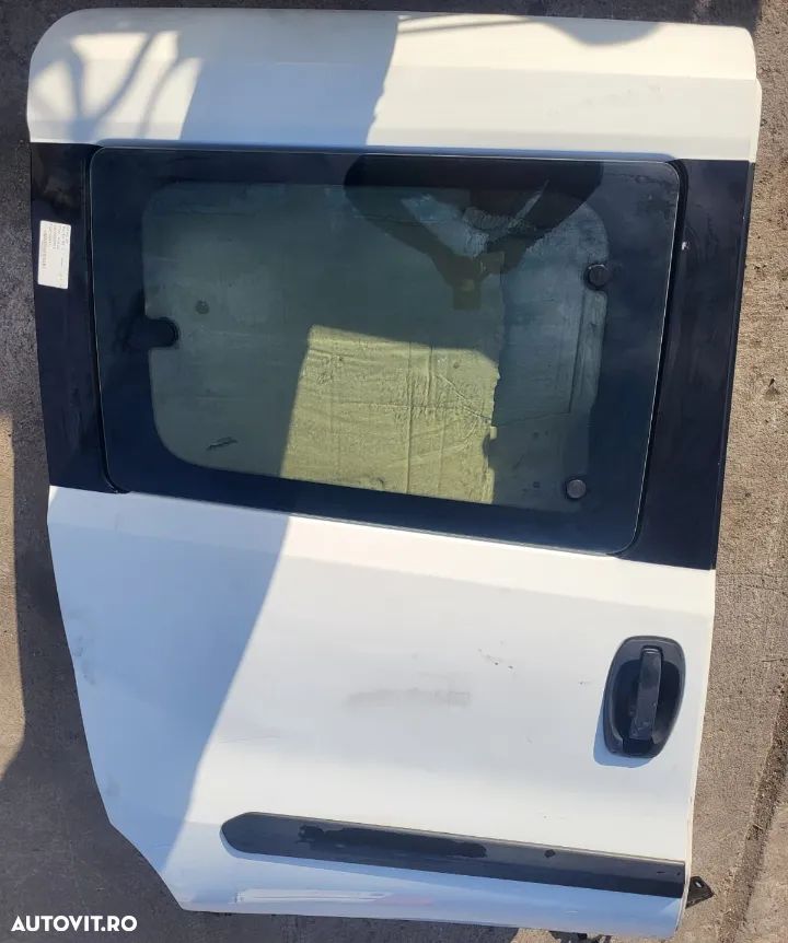 Vindem usa dreapta culisanta  laterala complecta  pentru Fiat Doblo 2014 - 1