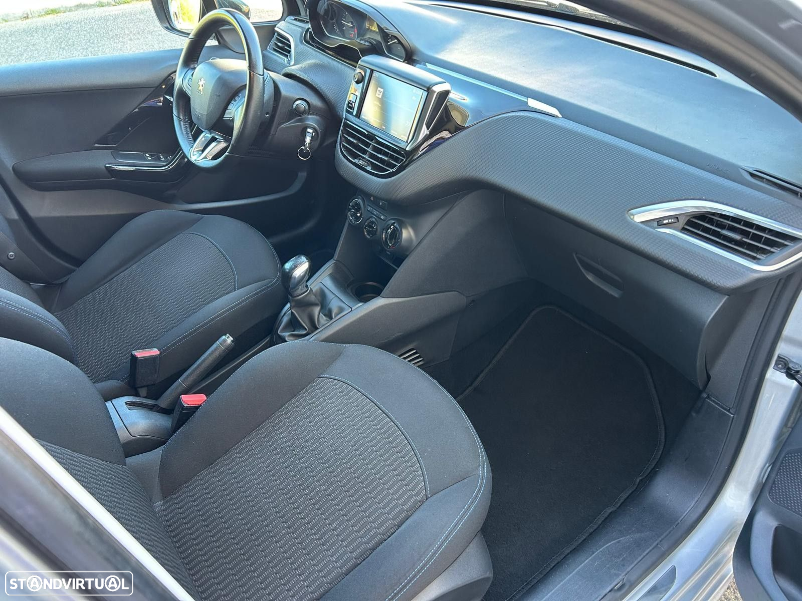 Peugeot 208 1.2 PureTech Style - 9