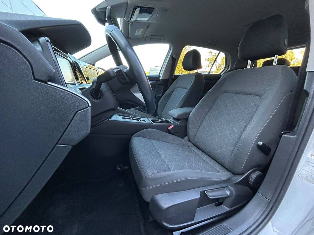 Volkswagen Golf 1.0 eTSI Life DSG - 9